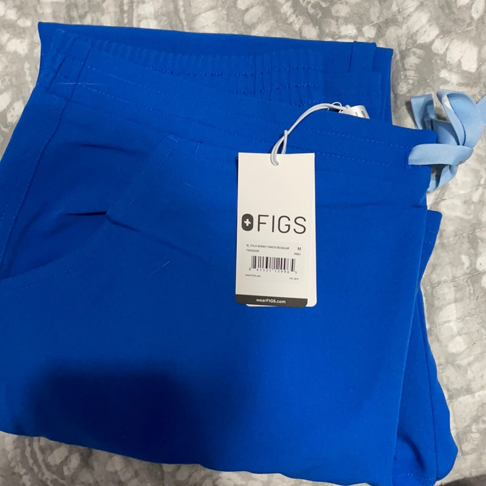 Yola skinny scrub pants
